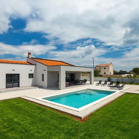 Esti Holiday home *