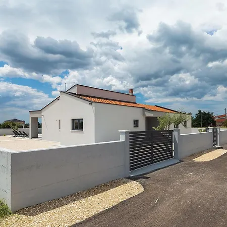 Esti Holiday home