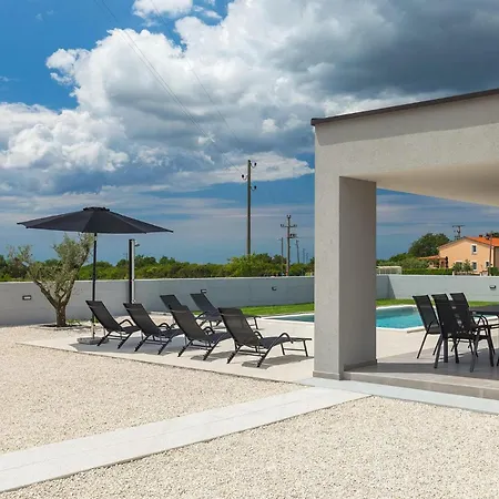 Holiday home Esti
