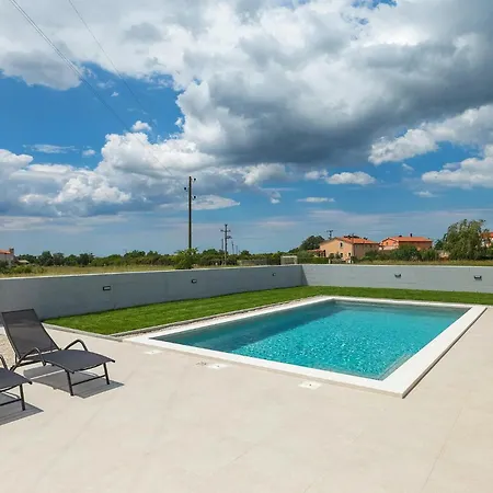 Esti Holiday home