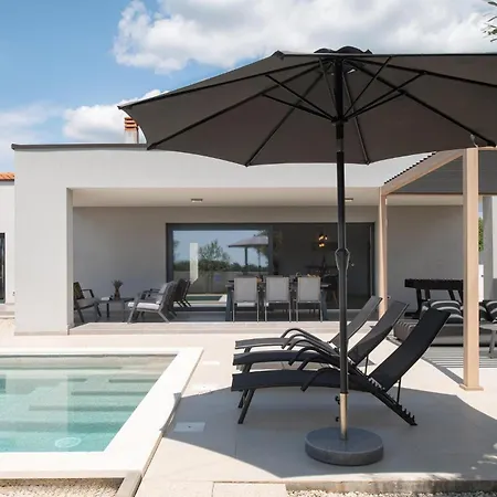 Esti Holiday home *