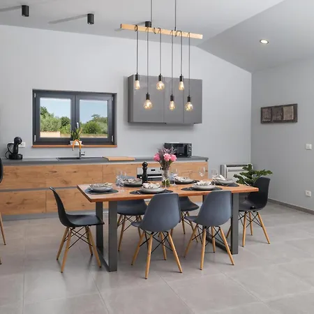 Esti Holiday home