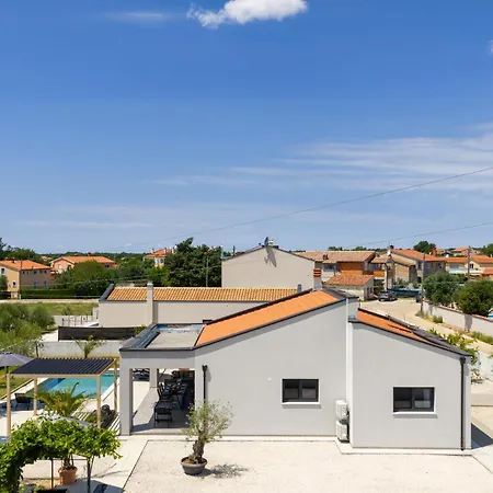 Esti Holiday home *